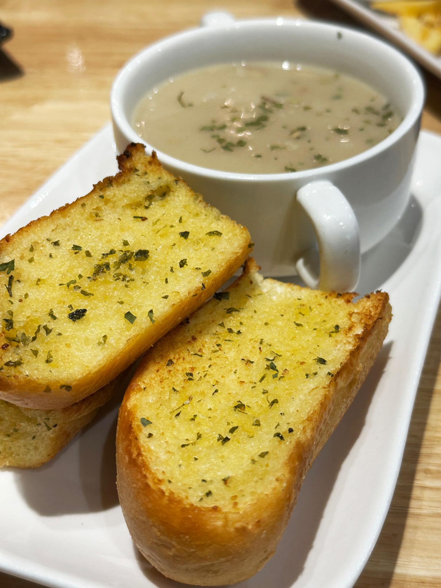 Mushroom Soup with Garlic Bread